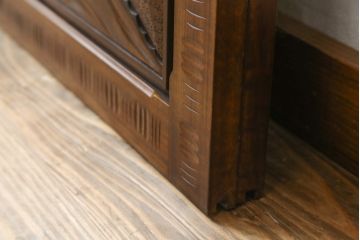 中古　美品　軽井沢彫り　民芸家具　上品な和の雰囲気を高める引き戸2枚セット(建具、窓)(R-080580)