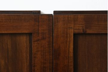中古　美品　軽井沢彫り　民芸家具　上品な和の雰囲気を高める引き戸2枚セット(建具、窓)(R-080580)