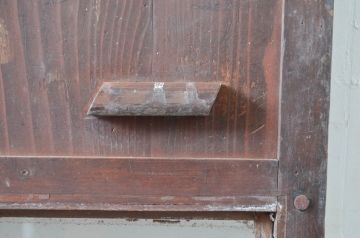 アンティーク建具　レトロなデザインのガラス帯の扉1枚(ドア、板戸、ガラス戸、木製扉、建具)(R-080588)