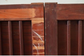 アンティーク建具　縦格子入り　和モダンな空間づくりにぴったりの板戸窓2枚セット(格子戸、引き戸)(R-080590)