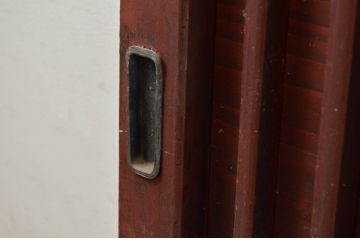 アンティーク建具　縦格子入り　和モダンな空間づくりにぴったりの板戸窓2枚セット(格子戸、引き戸)(R-080590)