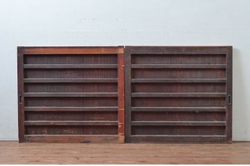 アンティーク建具　和モダンな空間作りにおすすめな横桟の板戸(窓)2枚セット(舞良戸、引き戸、建具)(R-080591)