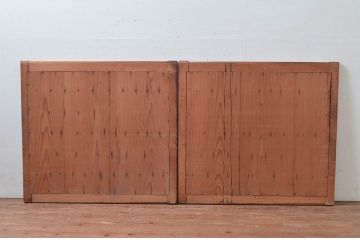 アンティーク建具　和モダンな空間作りにおすすめな横桟の板戸(窓)2枚セット(舞良戸、引き戸、建具)(R-080591)