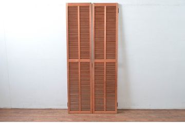 ビンテージ建具　木の温もり感じるルーバー扉1対2枚セット(雨戸、木製、ヴィンテージ)(R-080595)