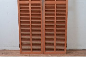 ビンテージ建具　木の温もり感じるルーバー扉1対2枚セット(雨戸、木製、ヴィンテージ)(R-080595)