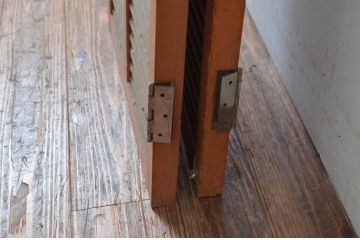 ビンテージ建具　木の温もり感じるルーバー扉1対2枚セット(雨戸、木製、ヴィンテージ)(R-080595)
