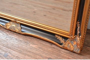 中古　美品　希少な廃番品　ハンドメイド　上品な雰囲気あふれるロココ調のウォールミラー(壁掛け鏡、姿見)(R-080598)
