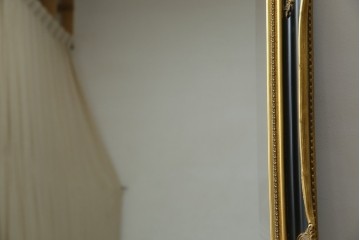 中古　美品　希少な廃番品　ハンドメイド　上品な雰囲気あふれるロココ調のウォールミラー　(R-080598)