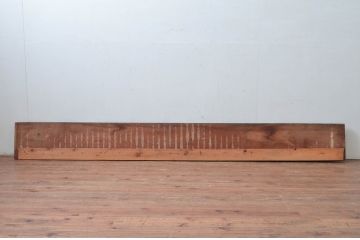 アンティーク建具　特大!　幅256cm　総欅(ケヤキ)材　躍動感ある鶯(ウグイス)と梅の図柄が目を惹く彫刻欄間(明り取り、明かり取り)(R-080600)