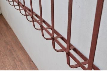 アンティーク建具　ペイント仕上げ限定　経年を感じさせるレトロな面格子(フェンス、窓柵、仕切り)(R-080601)
