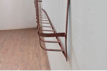 アンティーク建具　ペイント仕上げ限定　経年を感じさせるレトロな面格子(フェンス、窓柵、仕切り)(R-080601)