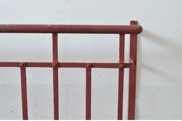 アンティーク建具　ペイント仕上げ限定　経年を感じさせるレトロな面格子(フェンス、窓柵、仕切り)(R-080601)