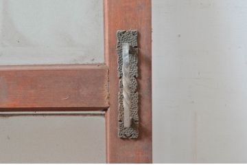 ビンテージ建具　どこか懐かしい雰囲気を感じるレトロな扉1枚(ガラス扉、木製ドア、建具)(R-080602)