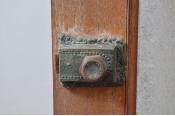 ビンテージ建具　どこか懐かしい雰囲気を感じるレトロな扉1枚(ガラス扉、木製ドア、建具)(R-080602)