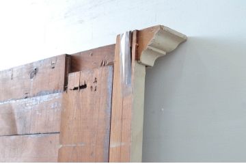 フランスアンティーク　ペイント　彫刻入り　クラシカルで上品な雰囲気のフレンチウォールミラー(姿見、壁掛け鏡、店舗什器)(R-080606)