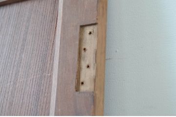 アンティーク建具　枠檜(ヒノキ)材　鏡板欅(ケヤキ)材一枚板　シンプルですっきりしたデザインのドア1枚(木製扉、木製ドア)(R-080617)