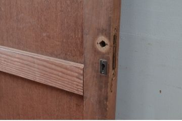 アンティーク建具　枠檜(ヒノキ)材　鏡板欅(ケヤキ)材一枚板　シンプルですっきりしたデザインのドア1枚(木製扉、木製ドア)(R-080617)