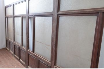 アンティーク建具　上手物!!　レトロな雰囲気感じる凝ったデザインのガラス戸4枚セット(引き戸、建具)(R-080622)