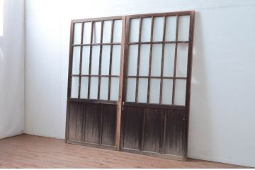 アンティーク建具　風情ある佇まいが魅力的なガラス戸2枚セット(引き戸、建具)(R-080624)