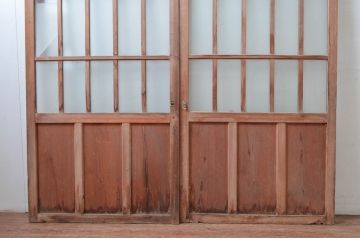 アンティーク建具　風情ある佇まいが魅力的なガラス戸2枚セット(引き戸、建具)(R-080624)