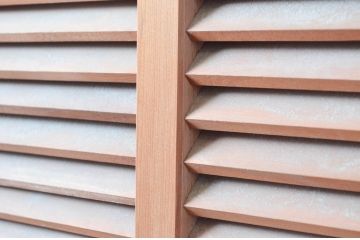 アンティーク建具　木の温もりを感じる幅狭ルーバー引き戸4枚セット(ジャロジー戸、雨戸、木製)(R-080631)