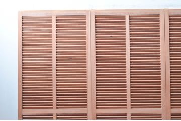 アンティーク建具　木の温もりを感じる幅狭ルーバー引き戸4枚セット(ジャロジー戸、雨戸、木製)(R-080631)