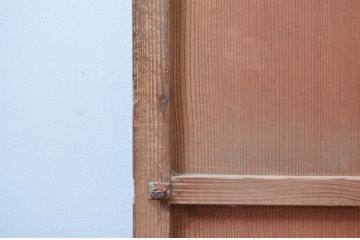 アンティーク建具　上手物!!　杉材柾目　モールガラス入り!古い数寄屋の狐格子が魅力的な板戸2枚セット(きつね格子、引き戸、ガラス戸、建具)(R-080635)
