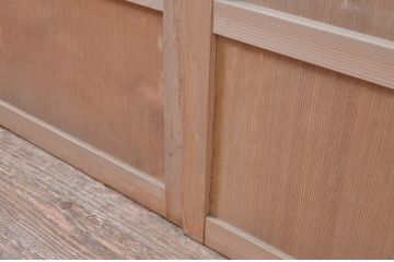アンティーク建具　上手物!!　杉材柾目　モールガラス入り!古い数寄屋の狐格子が魅力的な板戸2枚セット(きつね格子、引き戸、ガラス戸、建具)(R-080635)