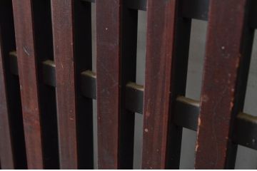 アンティーク建具　深みのある色合いが魅力的な格子帯戸2枚セット(引き戸、格子戸)(R-080638)