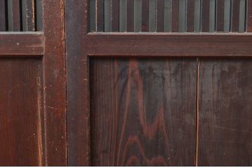 アンティーク建具　深みのある色合いが魅力的な格子帯戸2枚セット(引き戸、格子戸)(R-080638)