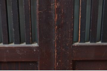 アンティーク建具　深みのある色合いが魅力的な格子帯戸2枚セット(引き戸、格子戸)(R-080638)