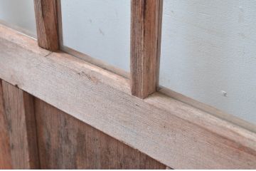 アンティーク建具　素朴で味わいのある古い木味が魅力のガラス戸1枚(引き戸、建具)(R-080642)