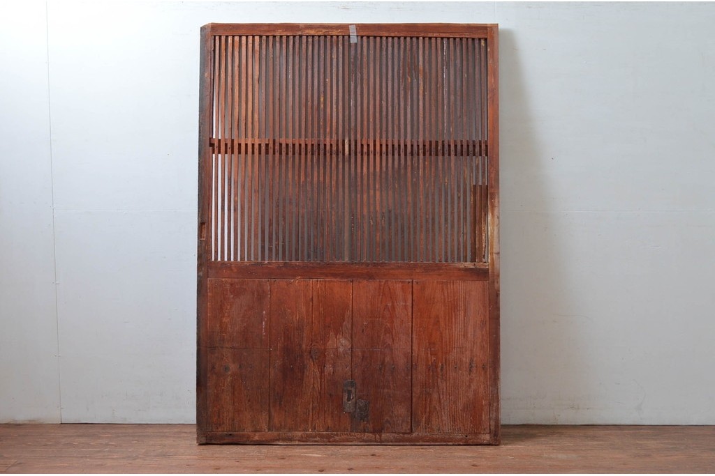 和製アンティーク　明治から大正期　細やかな縦格子の趣ある蔵戸1枚　(R-080645)