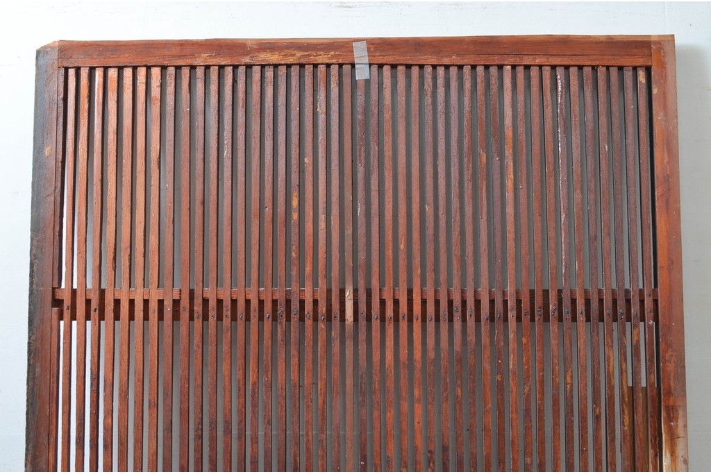 和製アンティーク　明治から大正期　細やかな縦格子の趣ある蔵戸1枚　(R-080645)