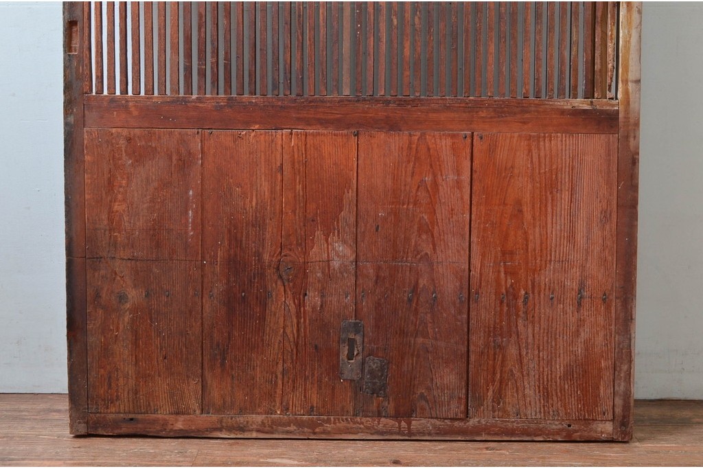 和製アンティーク　明治から大正期　細やかな縦格子の趣ある蔵戸1枚　(R-080645)