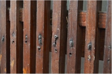 和製アンティーク　明治から大正期　細やかな縦格子の趣ある蔵戸1枚　(R-080645)