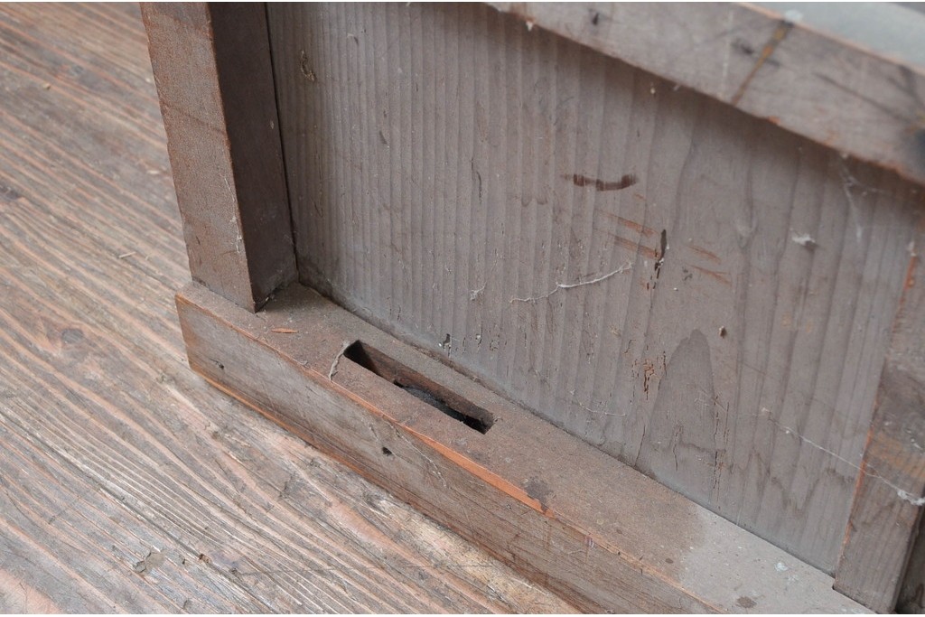 和製アンティーク　明治から大正期　細やかな縦格子の趣ある蔵戸1枚　(R-080645)