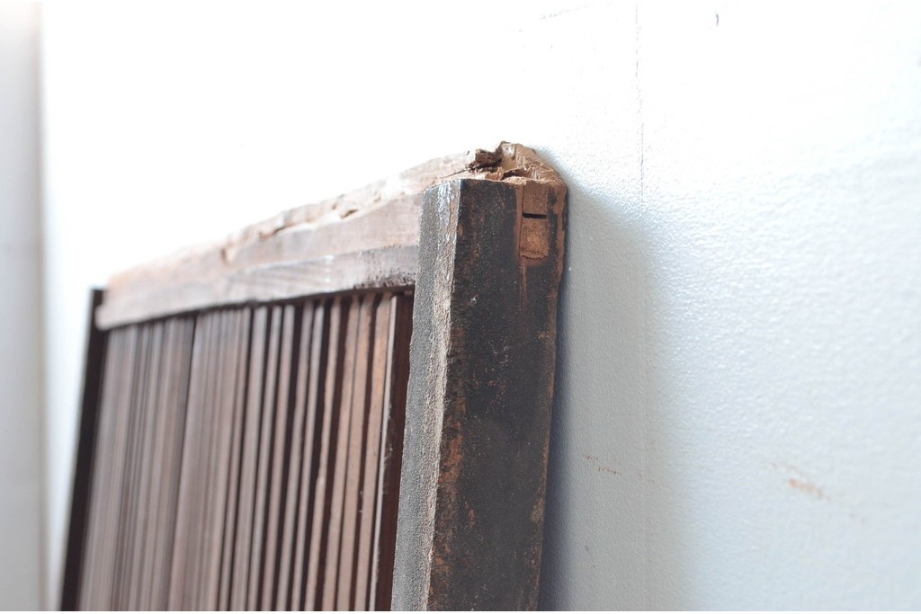 和製アンティーク　明治から大正期　細やかな縦格子の趣ある蔵戸1枚　(R-080645)