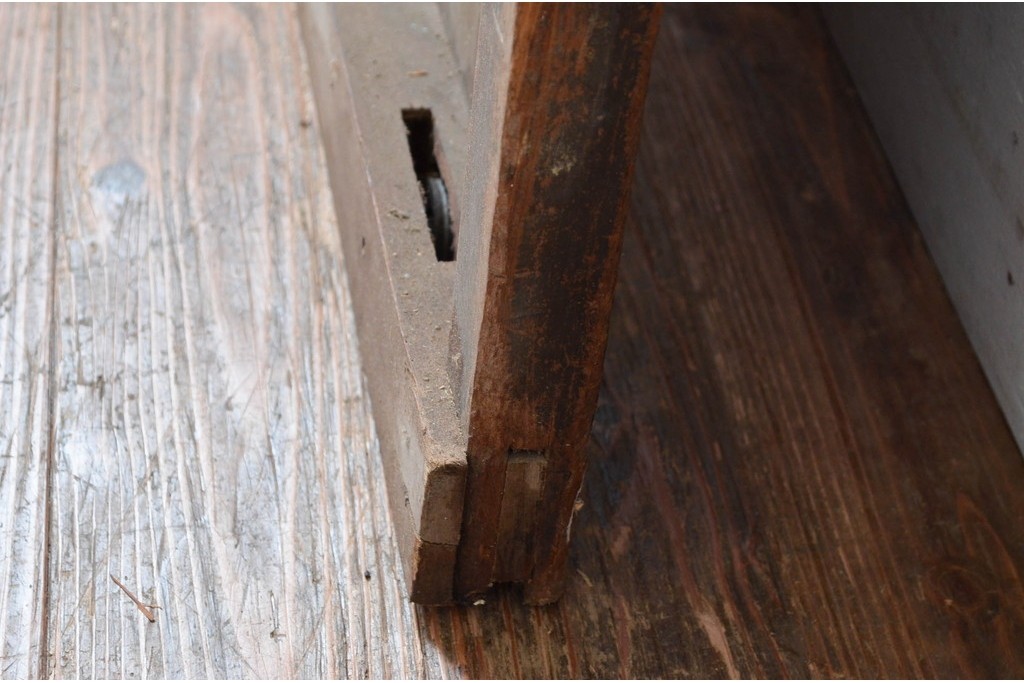 和製アンティーク　明治から大正期　細やかな縦格子の趣ある蔵戸1枚　(R-080645)