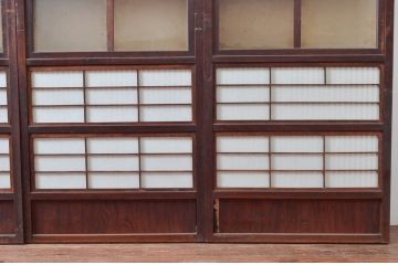 アンティーク建具　上手物!!　和の風情が感じられる裏障子付きの幅狭格子戸4枚セット(障子戸、引き戸)(R-080646)