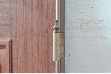 ビンテージ建具　ペイント仕上げ限定　金属製　どこか懐かしい雰囲気を感じるレトロなドア1枚(扉、木製ドア、ヴィンテージ)(R-080653)