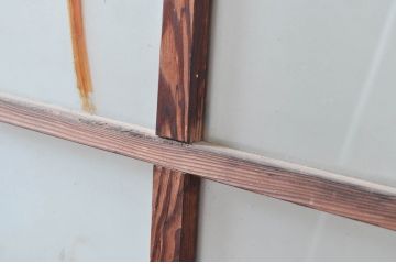 アンティーク建具　使い込まれた風合いが味わい深いガラス戸1枚(引き戸)(R-080658)