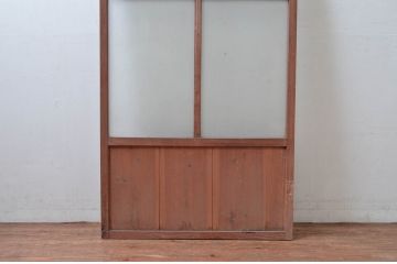 アンティーク建具　使い込まれた風合いが味わい深いガラス戸1枚(引き戸)(R-080658)