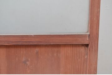 アンティーク建具　使い込まれた風合いが味わい深いガラス戸1枚(引き戸)(R-080658)
