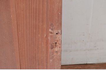 アンティーク建具　使い込まれた風合いが味わい深いガラス戸1枚(引き戸)(R-080658)
