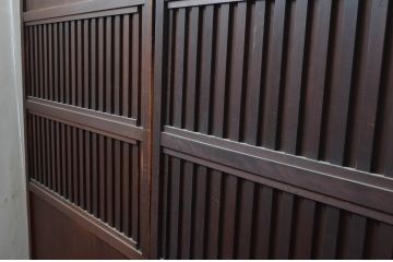 アンティーク建具　上質な和の空間を演出する無双戸4枚セット(無双帯戸、引き戸、格子戸、板戸、帯戸)(R-080660)