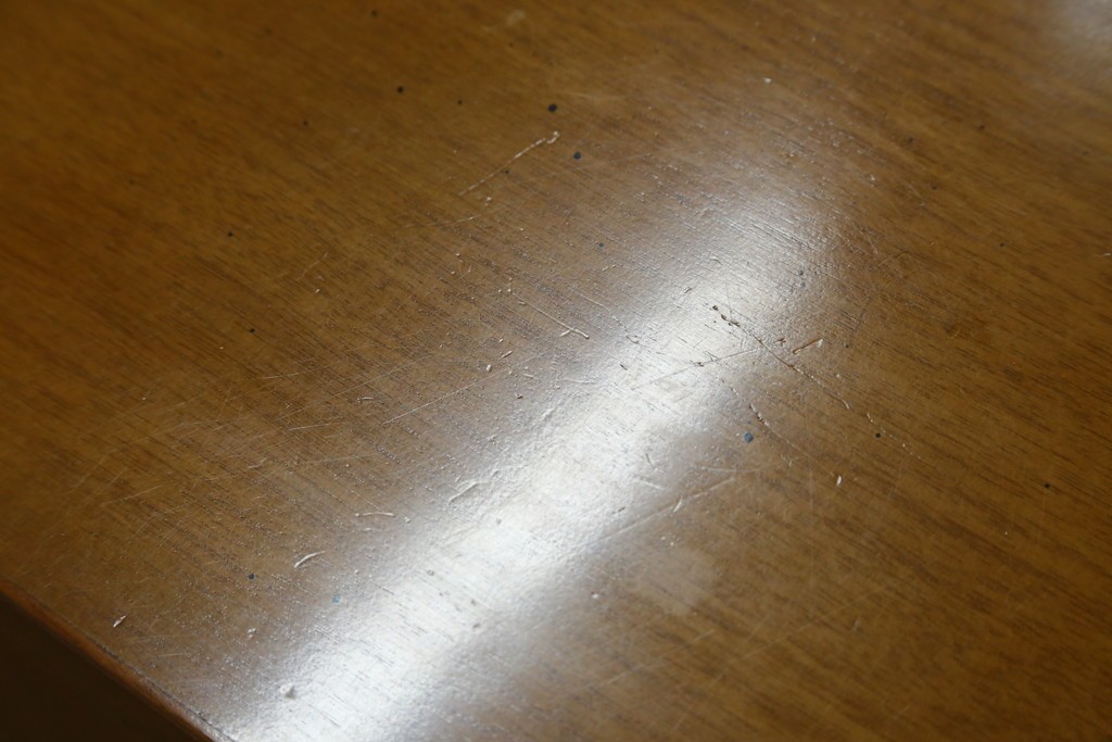 中古　カリモク家具(karimoku)　domani(ドマーニ)　Morganton(モーガントン)　希少なライトコニャック色　直線的でシンプルなデザインが取り入れやすいデスク　定価約18万円　(R-080666)