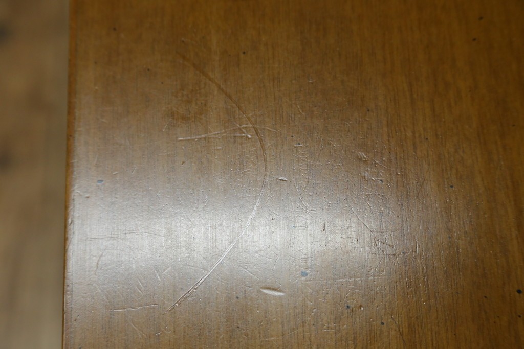 中古　カリモク家具(karimoku)　domani(ドマーニ)　Morganton(モーガントン)　希少なライトコニャック色　直線的でシンプルなデザインが取り入れやすいデスク　定価約18万円　(R-080666)