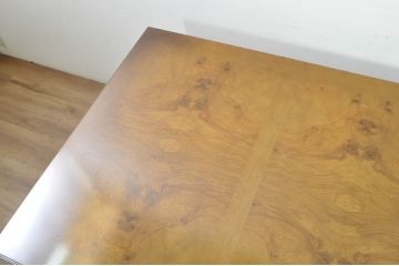 中古　美品　カリモク家具(karimoku)　domani(ドマーニ)　Morganton(モーガントン)　パーケットリー　オーク材　ウォールナット材　希少なライトコニャック色　シンプルですっきりとしたデザインが魅力のダイニングテーブル(4人掛け、6人掛け、食卓)(定価約35万円)(R-080668)