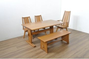 中古　希少な廃番品　飛騨清見工房(HIDA　kiyomi koubou)(大日家具工業)　楢(ナラ)材　無垢　ナラ無垢材がふんだんに使用されたくさびベンチ(長椅子、ダイニングチェア、板座チェア)(定価約8万円)(R-080670)